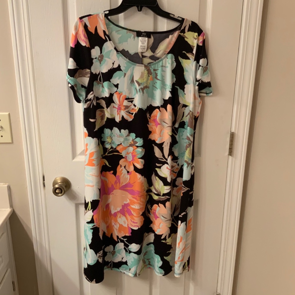 Dress - Picture 2 of 2